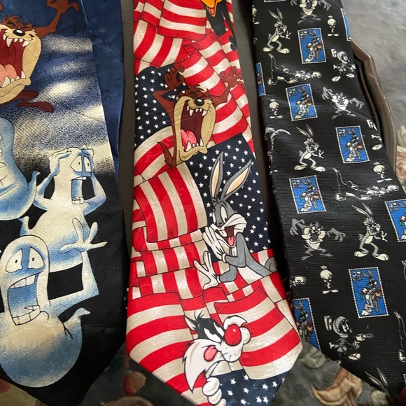 Mens Ties looney tunes classics! - Picture 2 of 5